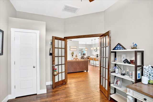 926 E Downshire Drive, Nixa, MO 65714