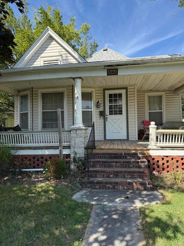 527 Olive Street, Carthage, MO 64836