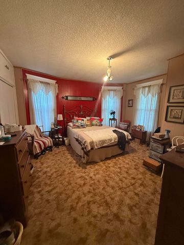 527 Olive Street, Carthage, MO 64836