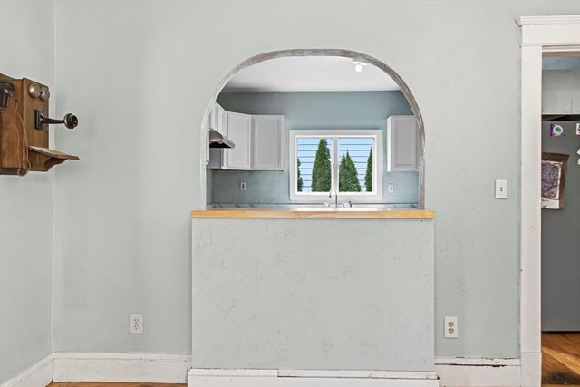 51 Francis Ave, Holyoke, MA 01040