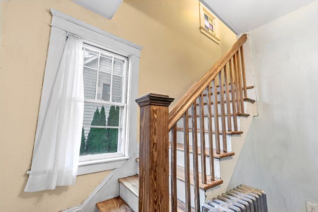 51 Francis Ave, Holyoke, MA 01040