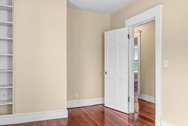 51 Francis Ave, Holyoke, MA 01040