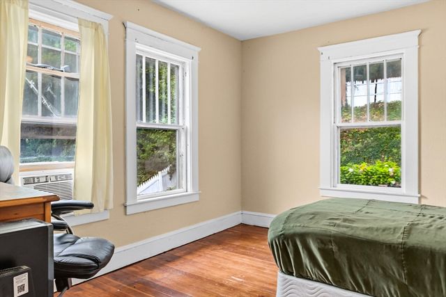51 Francis Ave, Holyoke, MA 01040