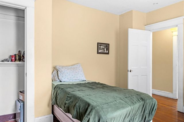 51 Francis Ave, Holyoke, MA 01040