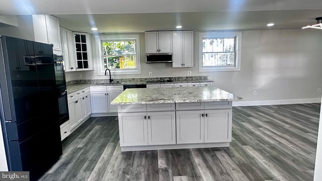 5241 MAIN ST, Stephens City, VA 22655