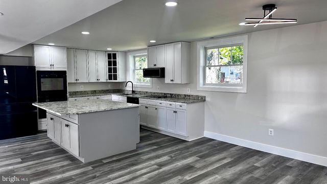 5241 MAIN ST, Stephens City, VA 22655