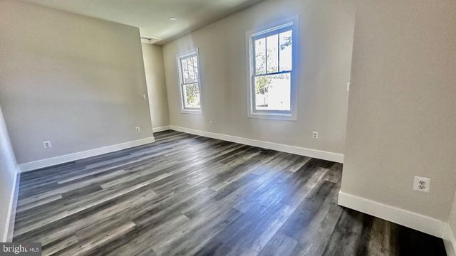 5241 MAIN ST, Stephens City, VA 22655