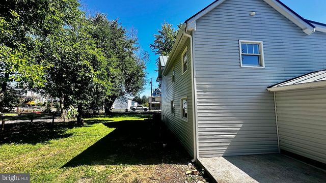 5241 MAIN ST, Stephens City, VA 22655