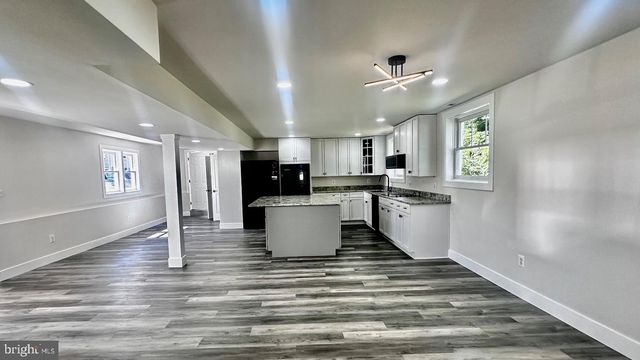 5241 MAIN ST, Stephens City, VA 22655