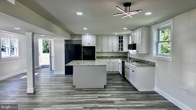 5241 MAIN ST, Stephens City, VA 22655