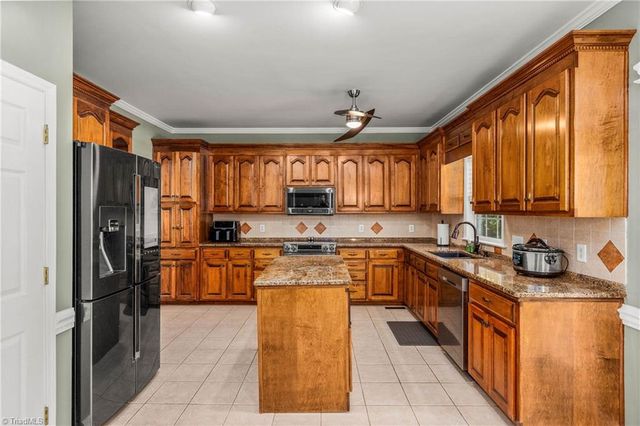 604 Doe Run Drive, Kernersville, NC 27284