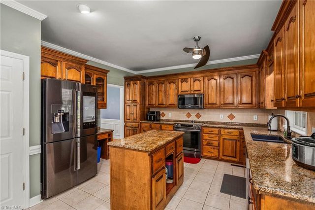 604 Doe Run Drive, Kernersville, NC 27284