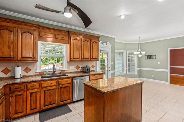604 Doe Run Drive, Kernersville, NC 27284