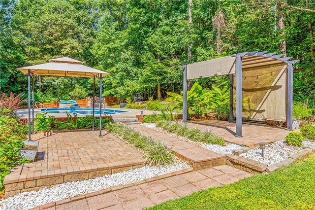 604 Doe Run Drive, Kernersville, NC 27284