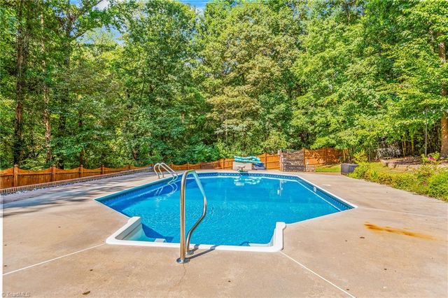 604 Doe Run Drive, Kernersville, NC 27284