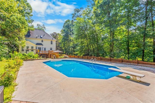 604 Doe Run Drive, Kernersville, NC 27284