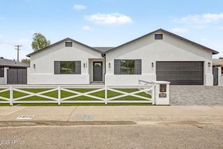 3229 E ROMA Avenue, Phoenix, AZ 85018