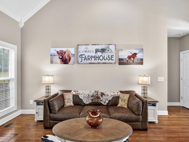 1363 Standing Stone Cir, Columbia, TN 38401