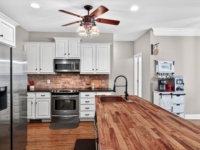 1363 Standing Stone Cir, Columbia, TN 38401