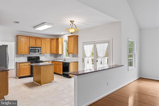 20129 BOXWOOD PL, Ashburn, VA 20147