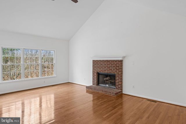 20129 BOXWOOD PL, Ashburn, VA 20147