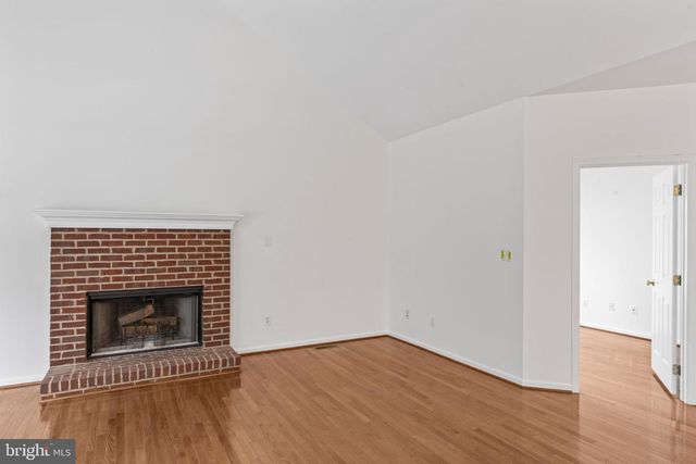 20129 BOXWOOD PL, Ashburn, VA 20147