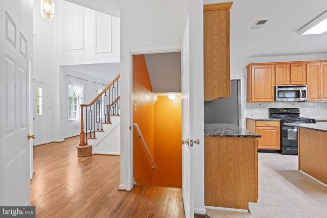 20129 BOXWOOD PL, Ashburn, VA 20147