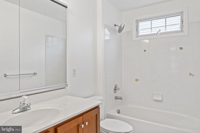 20129 BOXWOOD PL, Ashburn, VA 20147