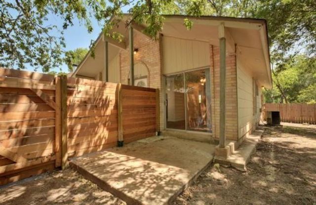 10011 Quail Valley BLVD B, Austin, TX 78758