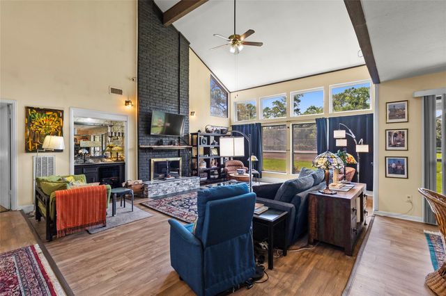 200 Old Bridge Lake, Houston, TX 77069