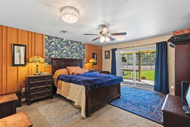 200 Old Bridge Lake, Houston, TX 77069
