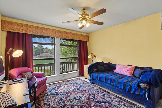 200 Old Bridge Lake, Houston, TX 77069
