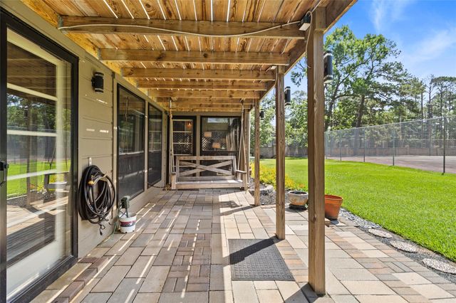 200 Old Bridge Lake, Houston, TX 77069
