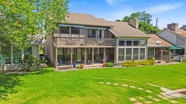 200 Old Bridge Lake, Houston, TX 77069