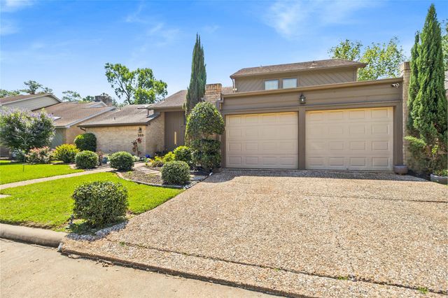 200 Old Bridge Lake, Houston, TX 77069