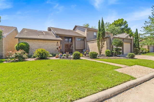 200 Old Bridge Lake, Houston, TX 77069