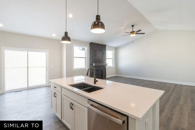 1303 Lincoln Court, Norwalk, IA 50211
