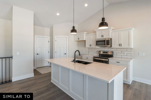 1303 Lincoln Court, Norwalk, IA 50211