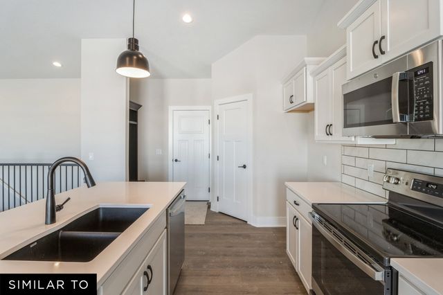 1303 Lincoln Court, Norwalk, IA 50211