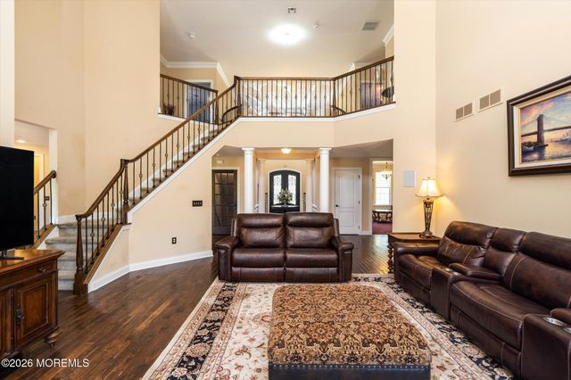 25 Weathervane Circle, Cream Ridge, NJ 08514
