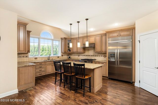 25 Weathervane Circle, Cream Ridge, NJ 08514