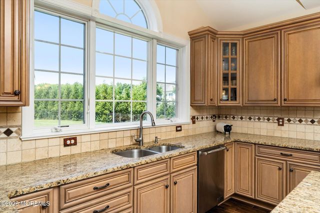 25 Weathervane Circle, Cream Ridge, NJ 08514