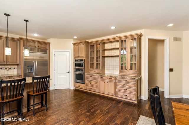 25 Weathervane Circle, Cream Ridge, NJ 08514