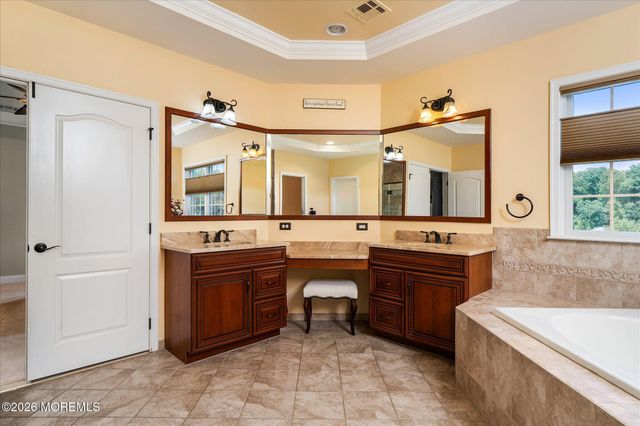 25 Weathervane Circle, Cream Ridge, NJ 08514