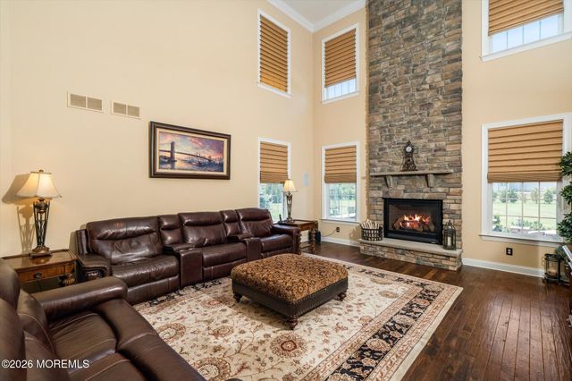 25 Weathervane Circle, Cream Ridge, NJ 08514