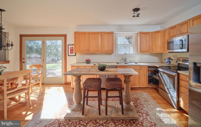 6724 UPPER YORK RD, New Hope, PA 18938