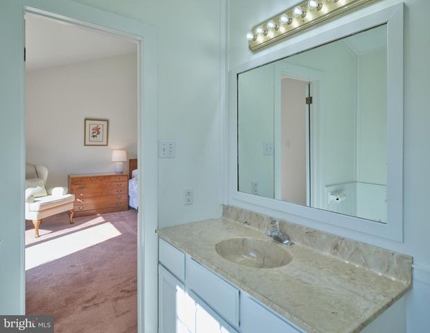 6724 UPPER YORK RD, New Hope, PA 18938