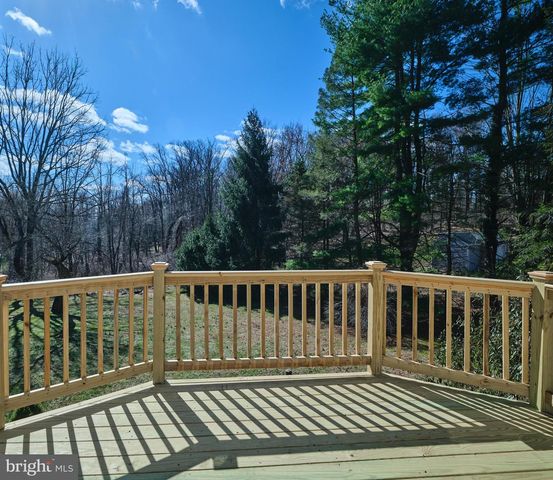 6724 UPPER YORK RD, New Hope, PA 18938