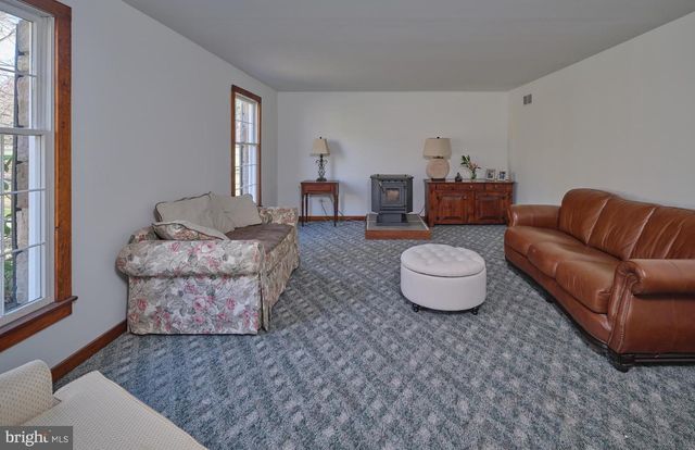 6724 UPPER YORK RD, New Hope, PA 18938