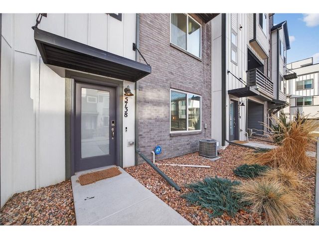 5738 Vivian St, Arvada, CO 80002